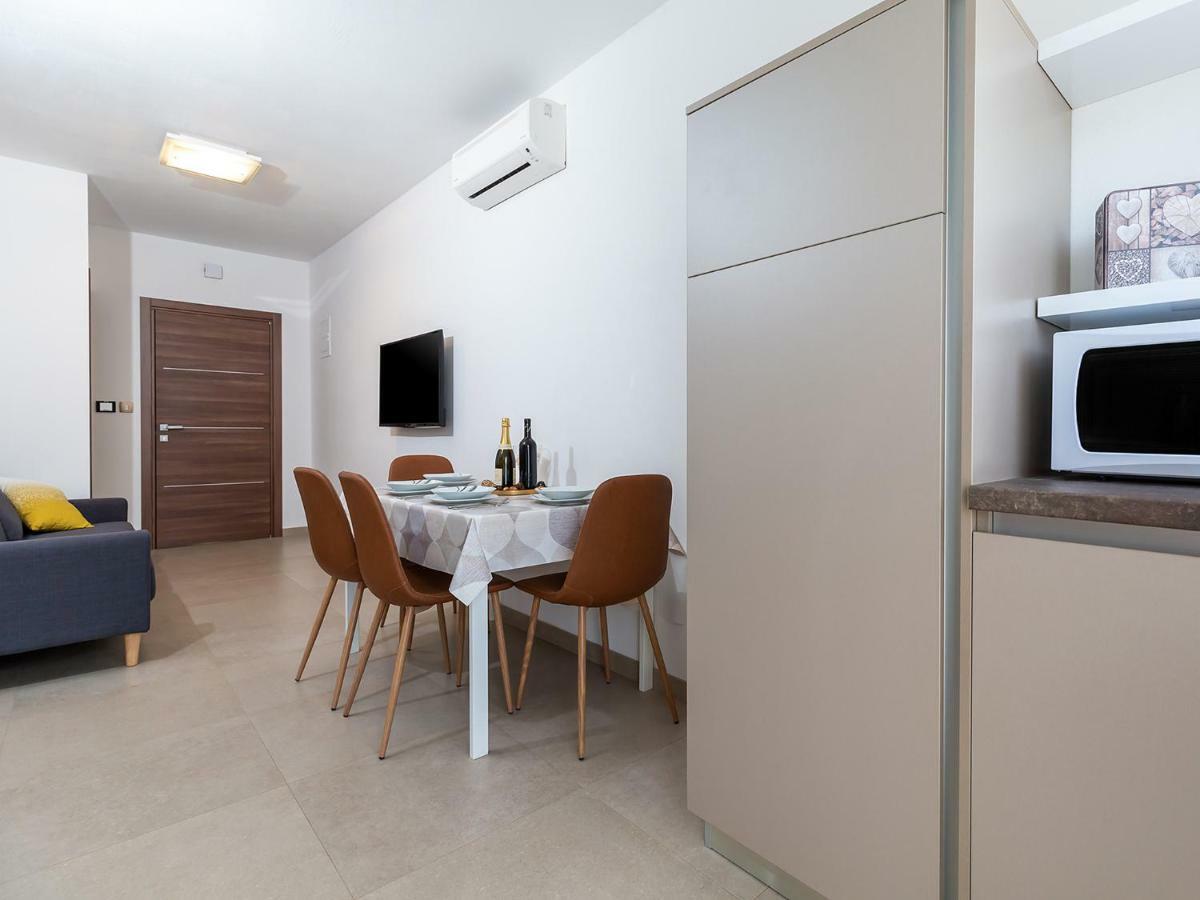 Apartments Gioia ポレッチ エクステリア 写真