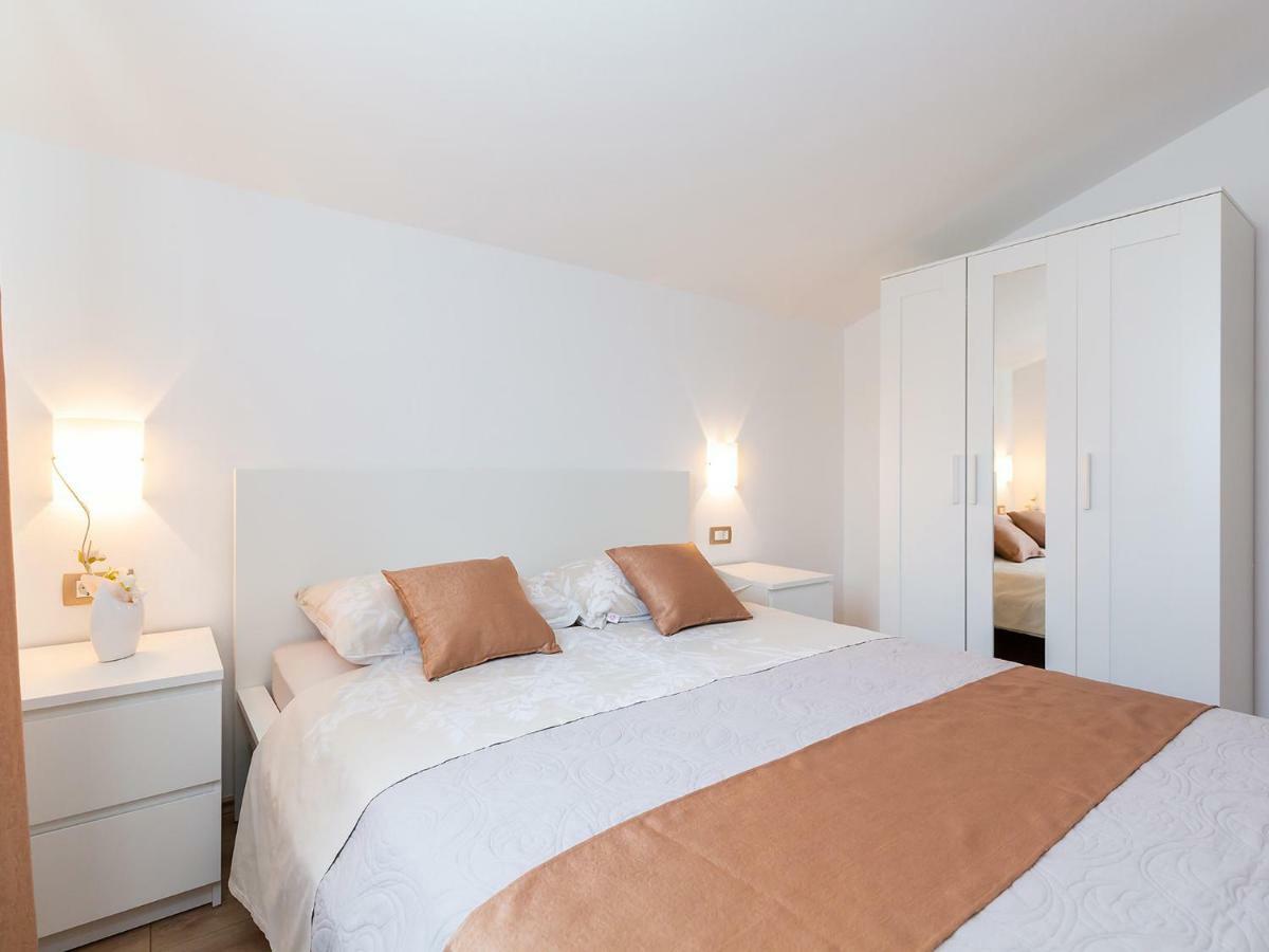 Apartments Gioia ポレッチ エクステリア 写真