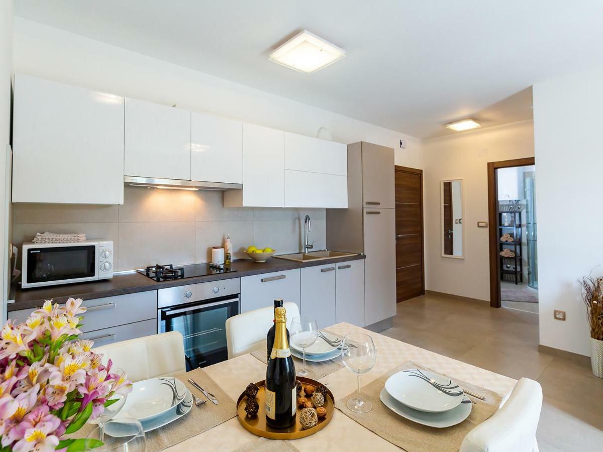 Apartments Gioia ポレッチ エクステリア 写真