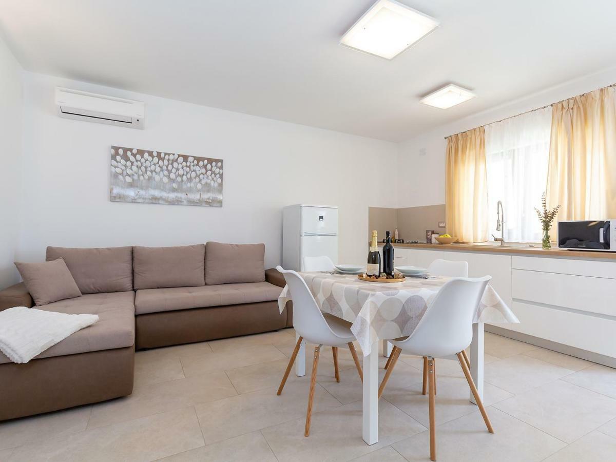 Apartments Gioia ポレッチ エクステリア 写真