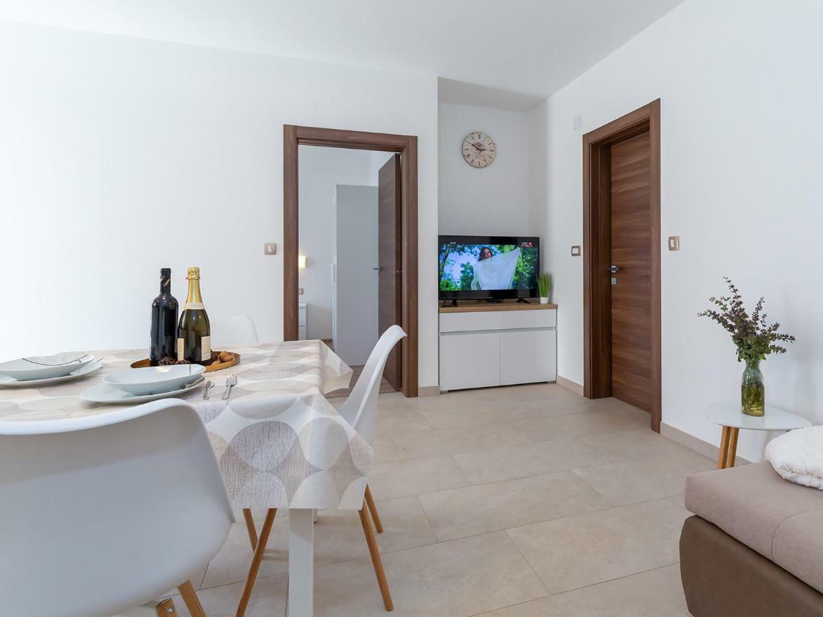 Apartments Gioia ポレッチ エクステリア 写真