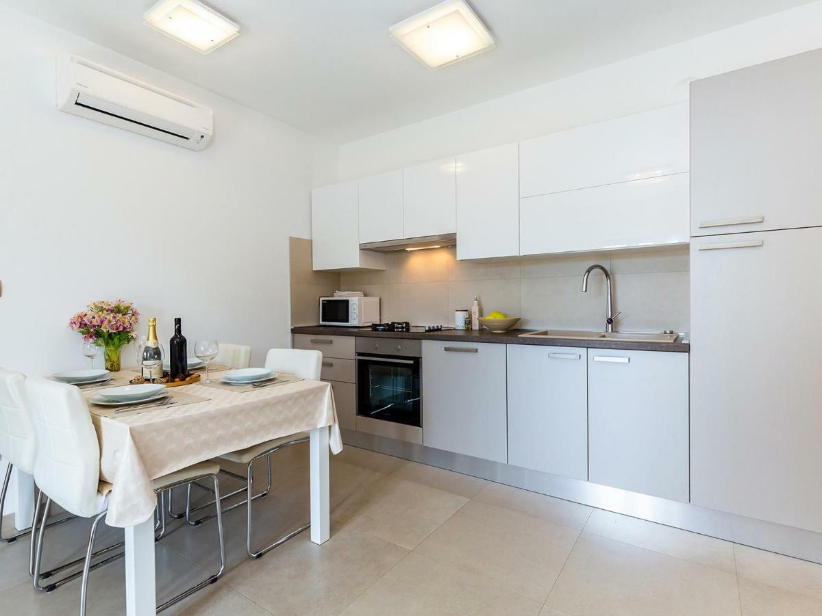 Apartments Gioia ポレッチ エクステリア 写真